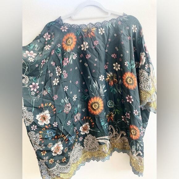 Johnny Was Gray scalloped Adalee 100% silk floral print blouse top 1X NWT - Picture 8 of 9